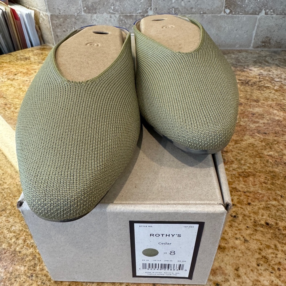 ROTHY's NEW IN ORIGINAL BOX "The Almond Demi" slide “Cedar” color
